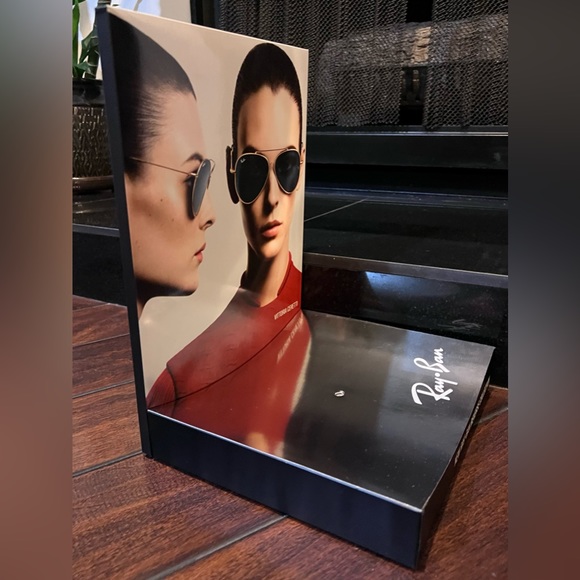 Ray-Ban “REVERSE COLLECTION” L-Shape Retail Counter Display Stand-Mint Condition - Picture 6 of 16